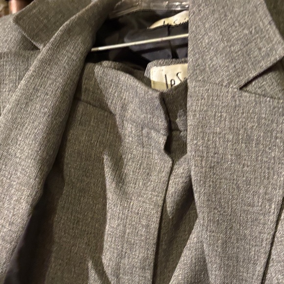 Le Suit Gray women’s Suit - Picture 3 of 7